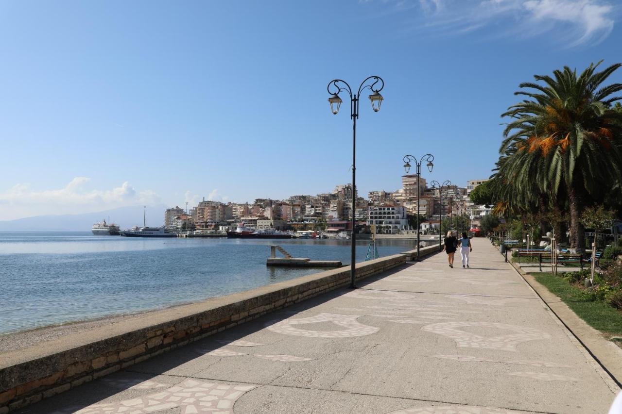 Luxury Seafront Apartments Sarandë Eksteriør billede