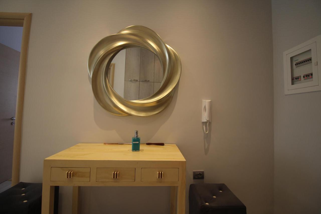 Luxury Seafront Apartments Sarandë Eksteriør billede