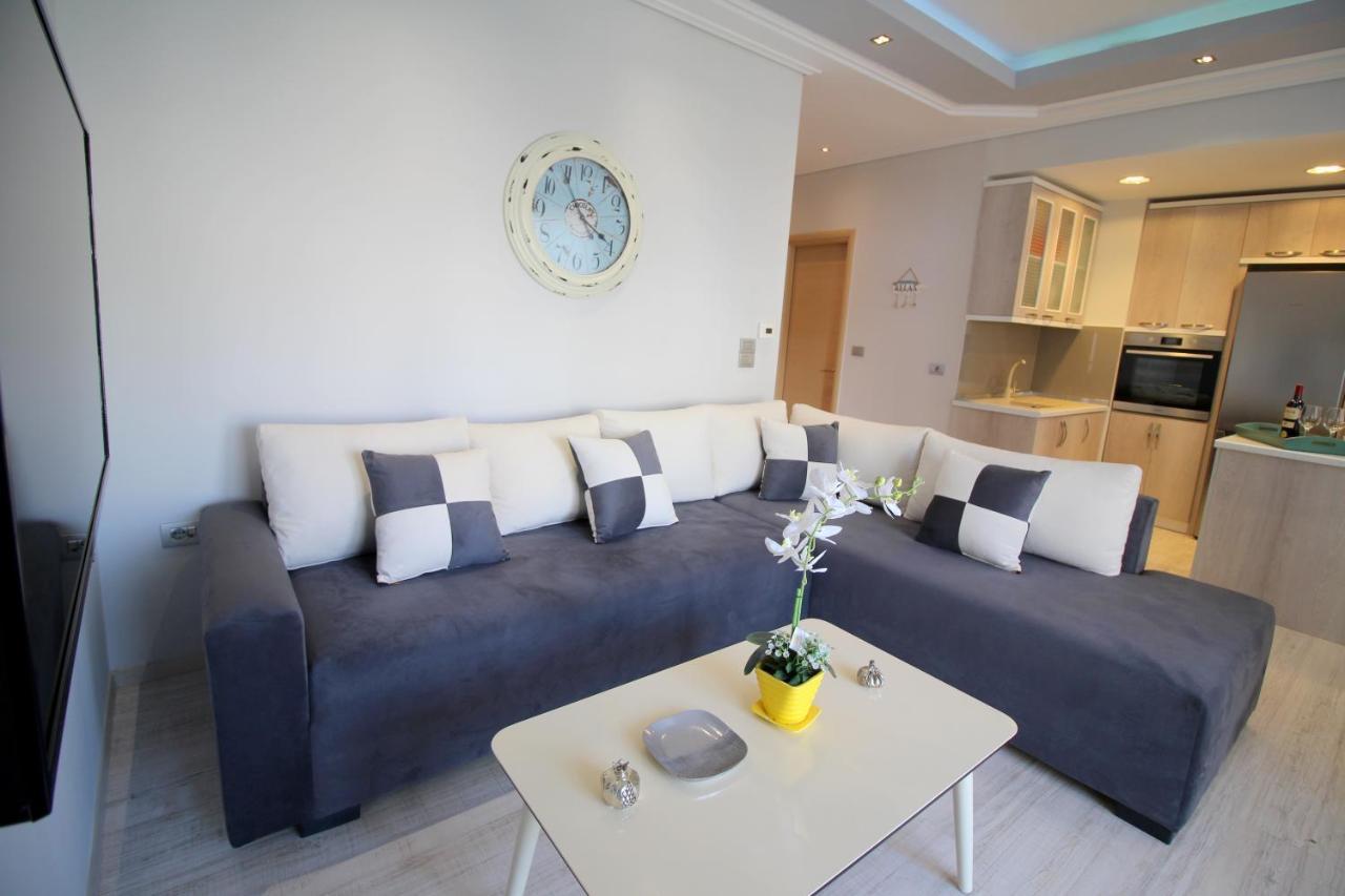 Luxury Seafront Apartments Sarandë Eksteriør billede